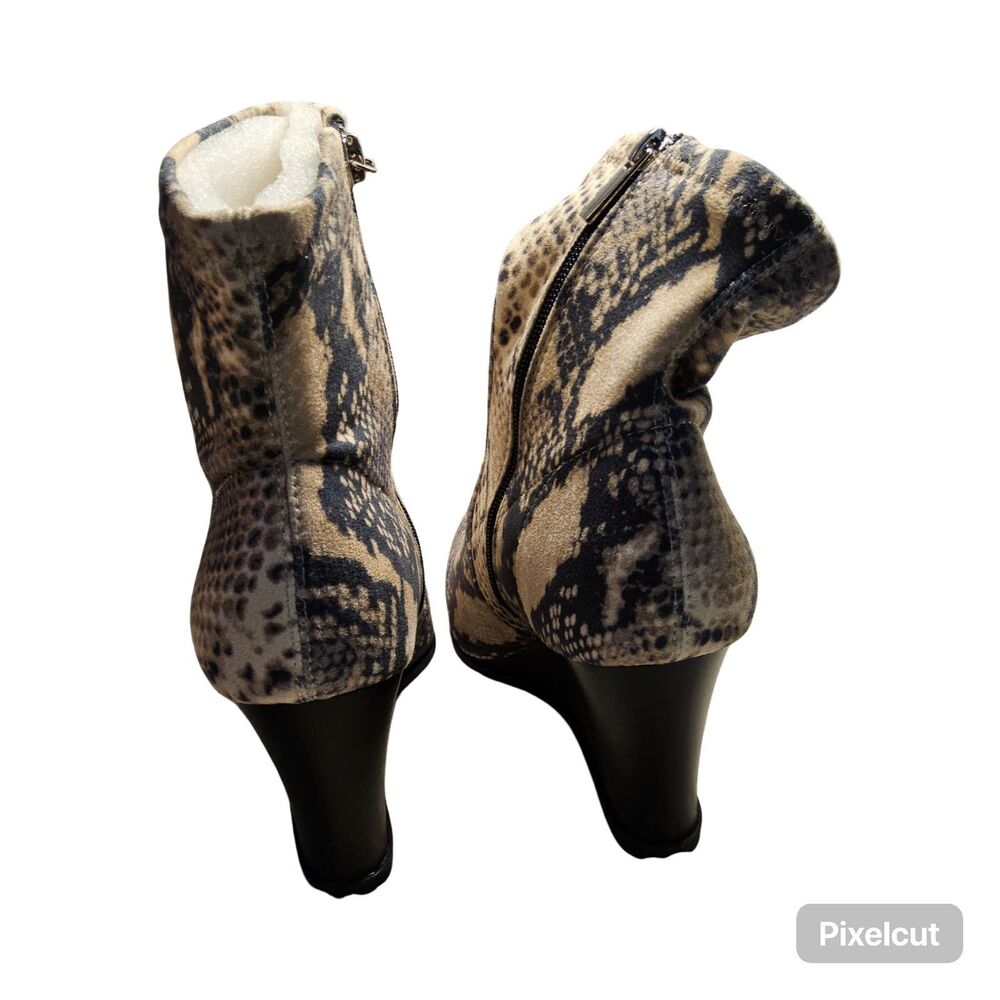 Size 8.5 Journee Collection Snake Embossed Stacked Wedged heel Booties NWOT - Picture 3 of 8